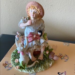 Laura’s Attic Collectibles